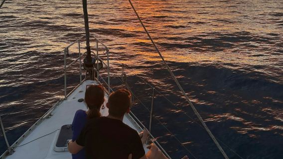 ワイキキ：デイ＆サンセットセーリング体験