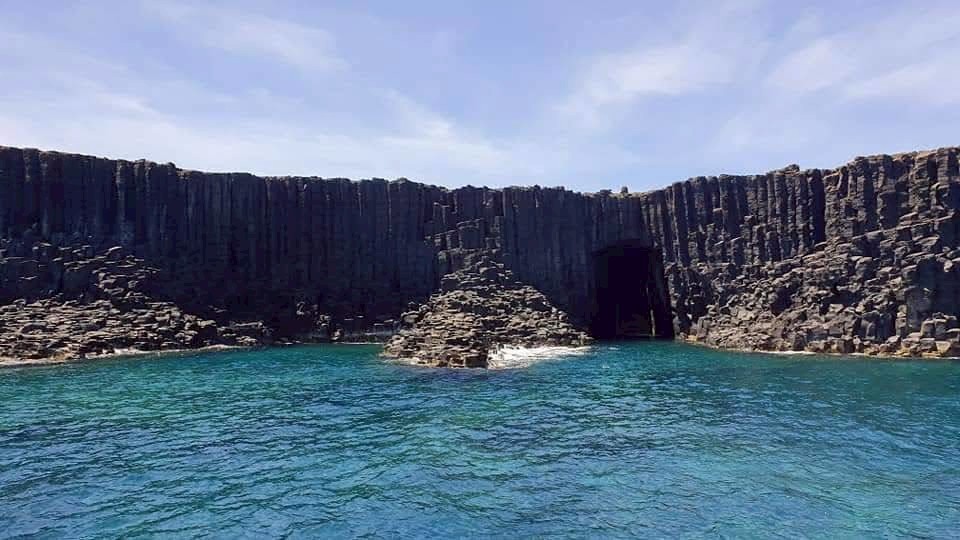 澎湖南方四島&七美島&藍洞多條路線一日遊【可加購浮潛獨木舟】