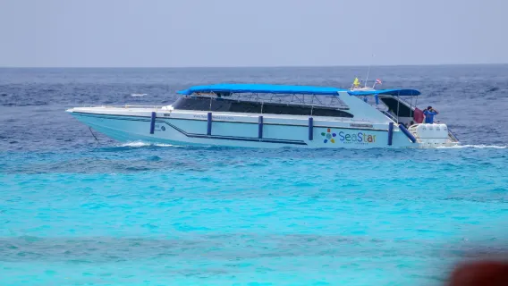 Featured tour starting at 2029 THB: [Phuket] Seastar lazy version 1-day speedboating tour to Phang Nga Bay and Koh Yao – English-speaking guide