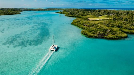 Ile Aux Cerfs: Catamaran Cruise, island, waterfalls, Lunch