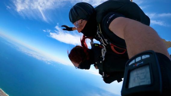 陽江海陵島跳傘 國內高空廣州深圳羅定惠州4000公尺海景跳傘旅遊【4000公尺高空跳傘+專業高清攝影+影片剪輯】