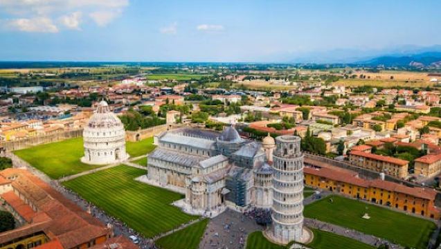 Shore Excursion from Livorno to Pisa and Lucca with City Tour