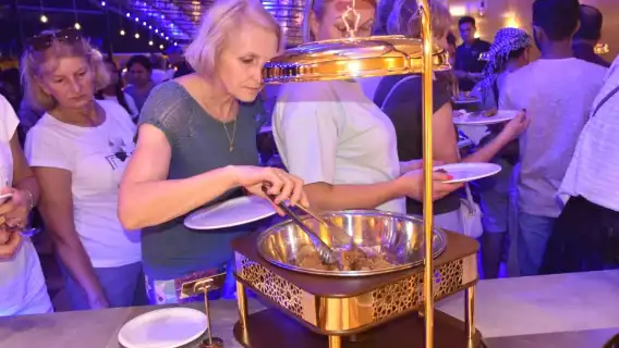 白金沙漠探險 (含燒烤晚餐) - AL KHAIMA TOURS