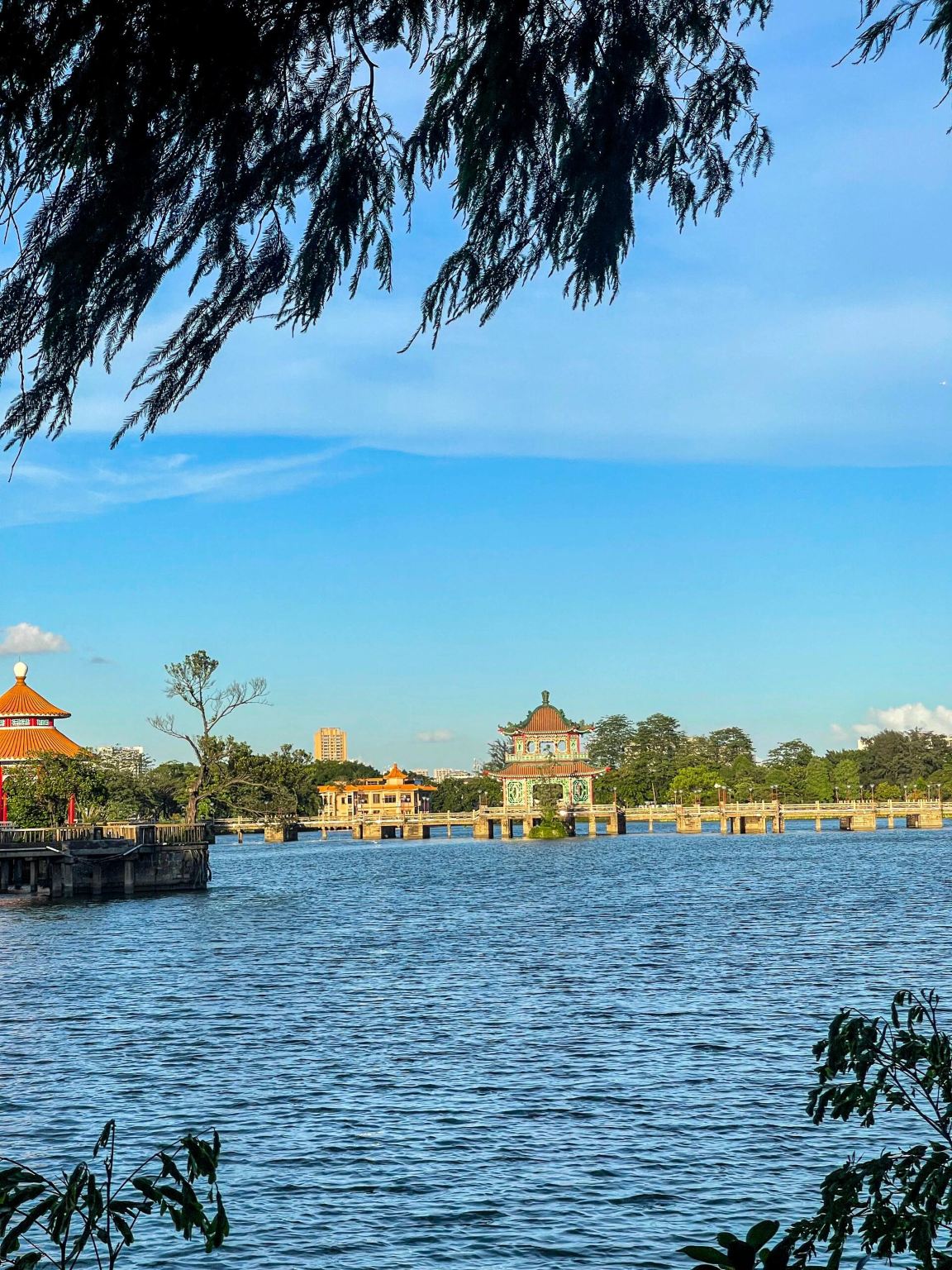 Guangdong Jieyang Day Tour: Xuegong + Qiaolou Xiaojiao + Huanglong Temple + Huang Manzhai Waterfall (English Service Available)