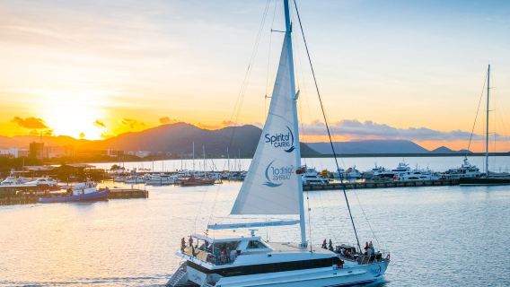 Croisière au coucher du soleil sur la Grande Barrière de corail Spirit of Cairns