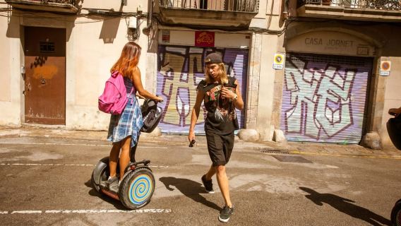 Barcelona: tour guiado en segway por lo más destacado de la ciudad