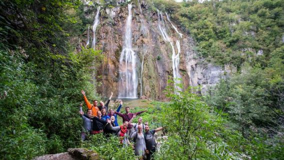 Split: Tur Sehari Berpemandu Danau Plitvice dengan Tiket Masuk