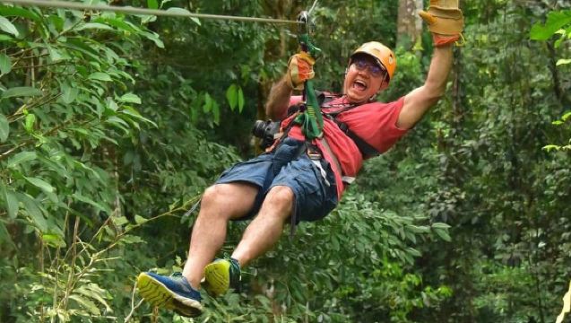 카라라 어드벤처 파크(Carara Adventure Park): 오션 뷰를 감상하는 짚라인 어드벤처