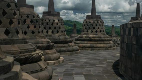 Yogyakarta : Borobudur + mt. Merapi explore