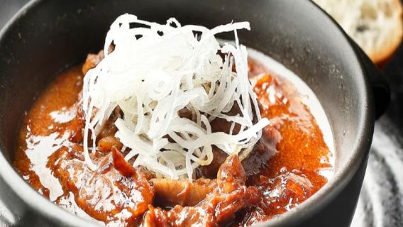 210 Tokyo, Giappone: Ristorante popolare Kioi Nadaman