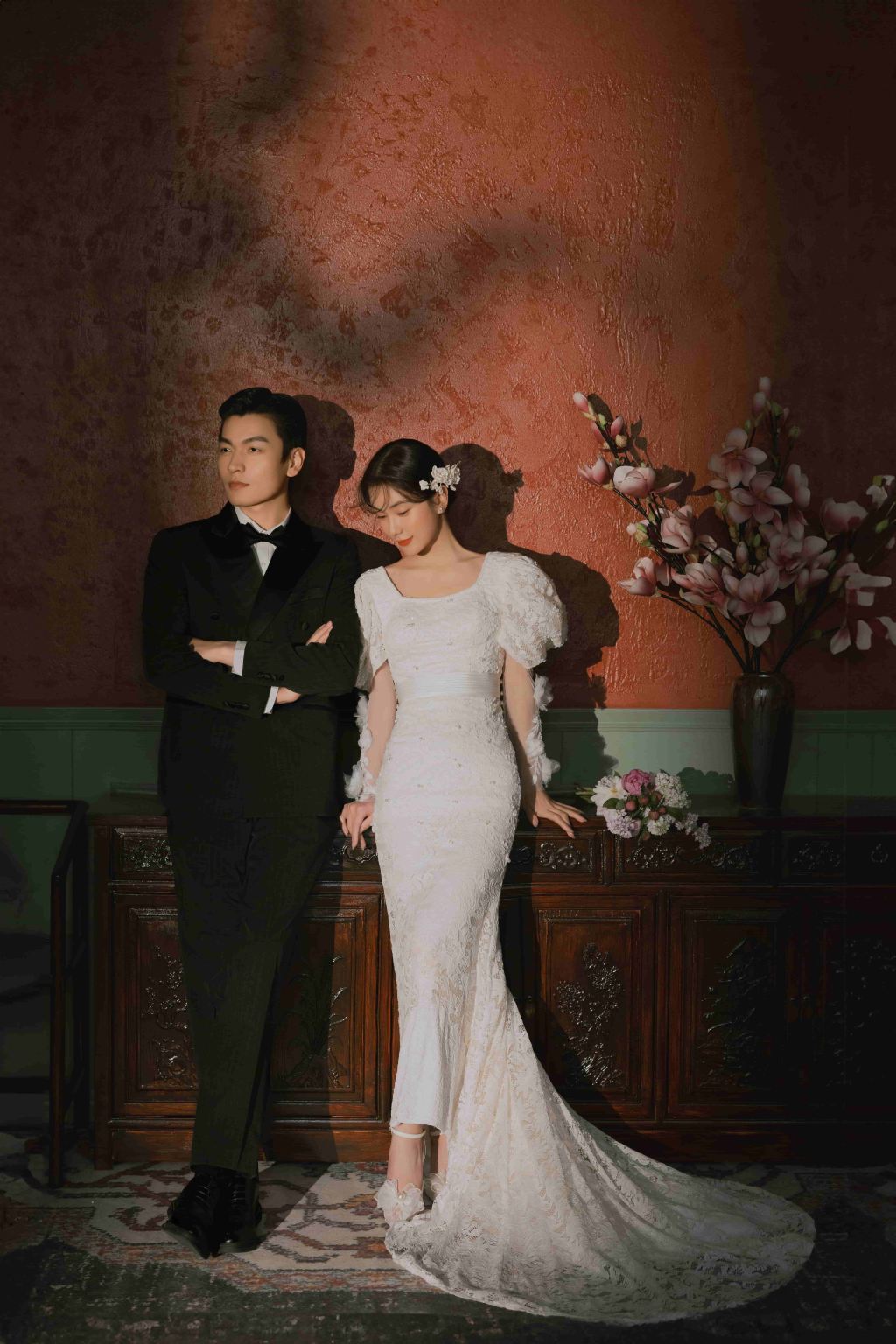 Chaoyang Jianping multilingual guide services, private charter, customized travel planning, business accompaniment, and professional photography documentation.