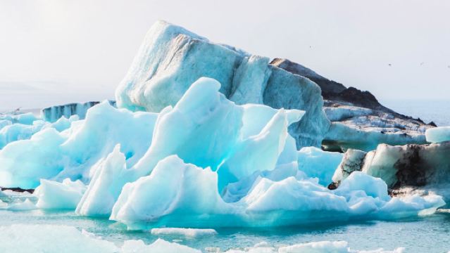 中国語ツアー/アイスランド ヨークルスアゥルロゥン＆ダイアモンド・ビーチ ワンデーツアー 南岸ヴィーク町|オプションの送迎遊覧船