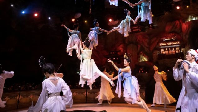 Shanghai Xu·Dunhuang - Pertunjakan Makanan Istana Bergaya Dunhuang Barat (Pertunjukan Tari Musik Dunhuang + Pesta Visual dan Rasa + Pengalaman Berpakaian/Makeup Opsional)