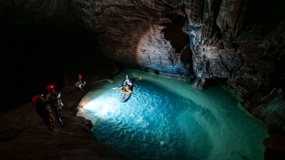Penerokaan Gua Bumi Longmen | Termasuk peralatan profesional & jurulatih + merentasi sungai bawah tanah + papan dayung gua + menangkap ikan & bermain air + mandi lumpur + stalaktit & stalagmit + air terjun gua + pendidikan geologi