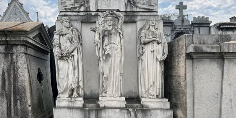 阿根廷布宜諾斯艾利斯雷科萊塔墓園-雅典人書店-包車-臻享
