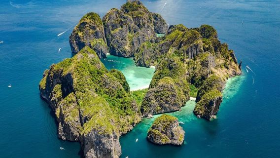 Phuket: Prywatna jednodniowa wycieczka motorówką na wyspy Phi Phi i Bamboo ze snorkelingiem