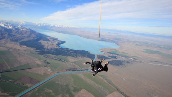 New Zealand's highest peak | Aoraki / Mount Cook skydiving tour