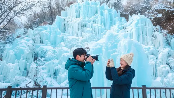 Seoul suburban winter 1-day tour | Eobi Ice Valley + sled/ski + strawberry picking