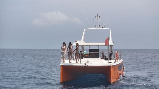 海南陵水富力灣遊艇會出發雙帆石遊艇帆船拼船包船出海浮潛潛水海釣旅遊