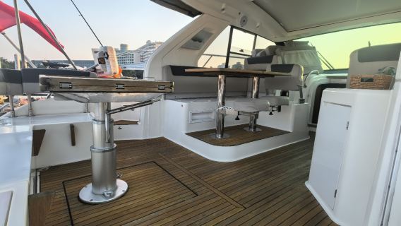 海南海口新埠島遊艇碼頭36英尺運動遊艇海釣艇包船出海【高性價比親子家庭畢業季團建朋友聚會優選用船】