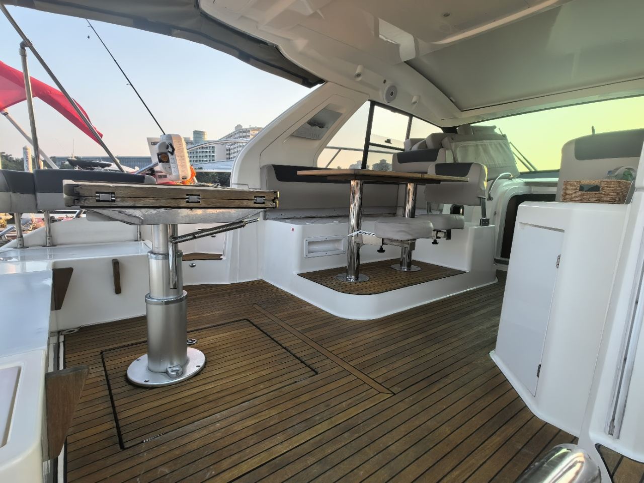 海南海口新埠島遊艇碼頭36英尺運動遊艇海釣艇包船出海【高性價比親子家庭畢業季團建朋友聚會優選用船】