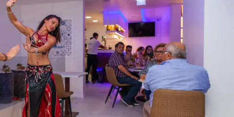 Portimão:阿拉伯舞蹈表演連小食及葡萄酒