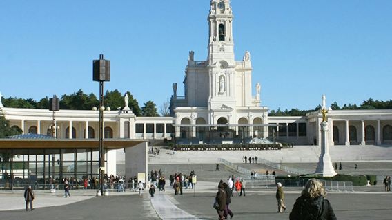 Fátima, Óbidos & Nazaré: Guided Small-Group Day Trip in a from Lisbon