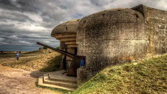 D-Day Experience: Omaha Beach, Pointe du Hoc & Mont Saint-Michel in One Day