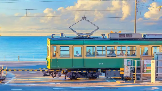 Japan Yokohama + Kamakura 1-day tour|Enoshima Electric Railway vintage tram + harbor romantic night view
