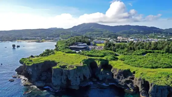 日本沖繩北部一日遊|萬座毛&古宇利島&美麗海水族館&美國村
