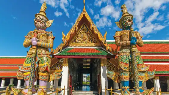 曼谷步行導覽：大皇宮與河畔標誌性寺廟