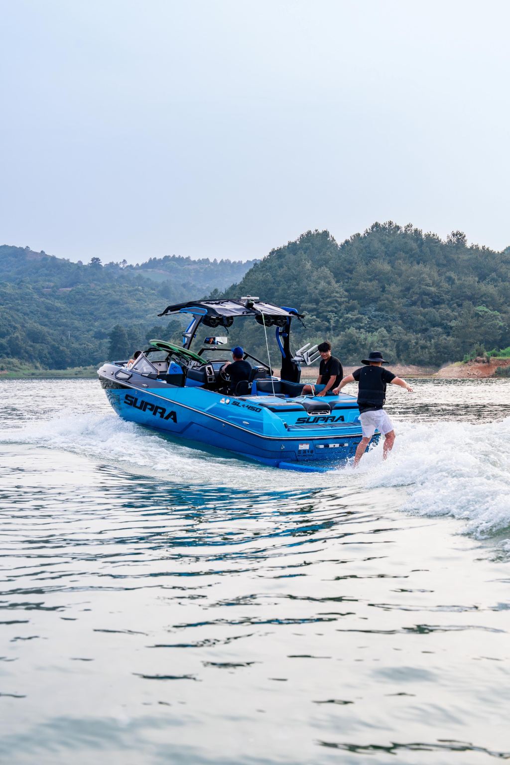 江蘇宜興伍浪水上運動俱樂部【尾波衝浪體驗/摩托艇/皮划艇】