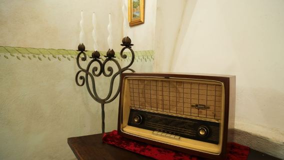 pertunjukan neapolitan dengan musik tradisional, tarian, dan mencicipi!