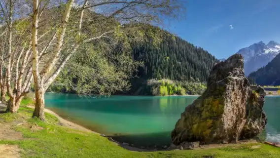 อัลมาตี: ทัวร์กลุ่มเล็กทะเลสาบอิสซิคพร้อมน้ำตกตูร์เกน