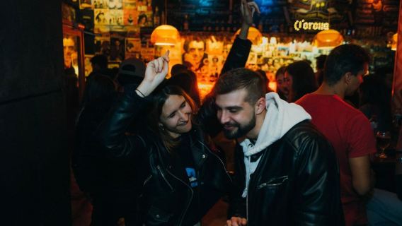 Budapest: Guided Bar Crawl Walking Tour with Drinks Included