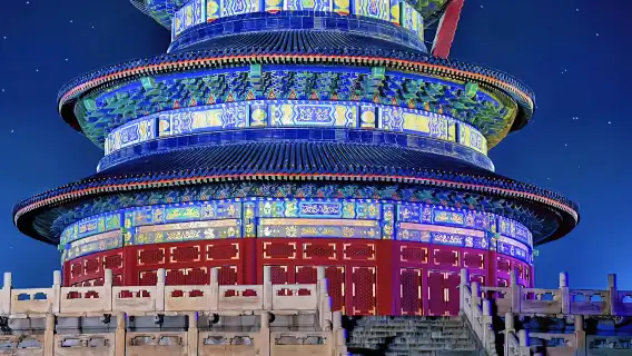 Night tour of Temple of Heaven + Drive-by view of Tiananmen Square + Jingshan Park + Dashilar + Back Lakes (Hou Hai) + Drum Tower (English-speaking guide)