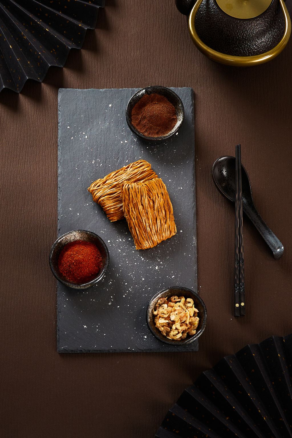 Yongle Noodle Factory|Founded in 1976|Hong Kong time-honored brand|Inheriting the classic taste|Master-level collaboration and supervision|Authentic Hong Kong style flavor