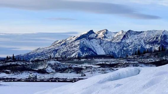 美國費爾班克斯北極小鎮＋藍冰洞＋追極光【中文包車＋全線訂製】