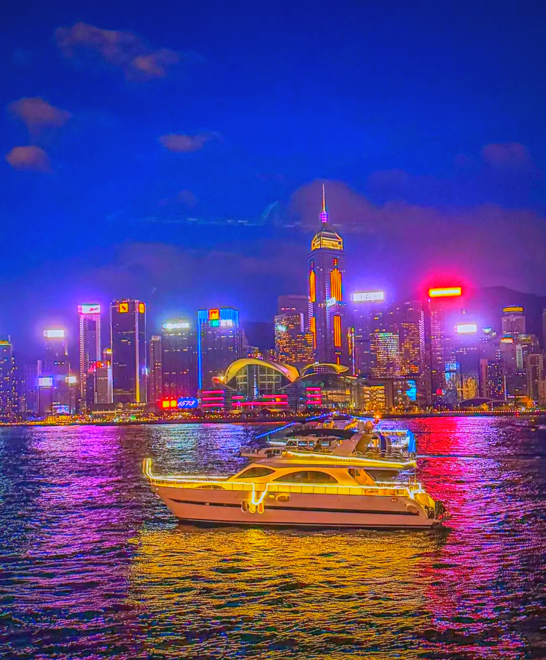 Hong Kong Victoria Harbour Night Yacht Cruise - Victoria One [Includes Unlimited Drinks + Harbour Photography]