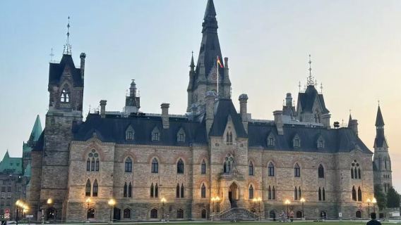 渥太華國會大樓+加拿大自然博物館+ByWard街區+裡多運河一日遊