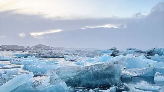 冰島雷克雅維克黃金圈+極光+藍冰洞徒步【專業包車+多日定制】