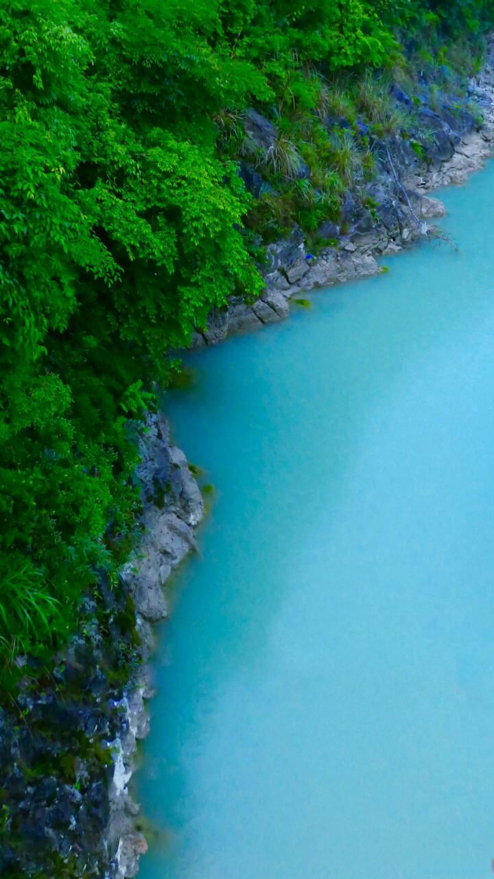 Tagesausflug mit Privattransfer in Sichuan Dazhou: Banshan Grand Canyon, Zhang Aiping's ehemaliges Wohnhaus und Xisheng Park mit englischem Service