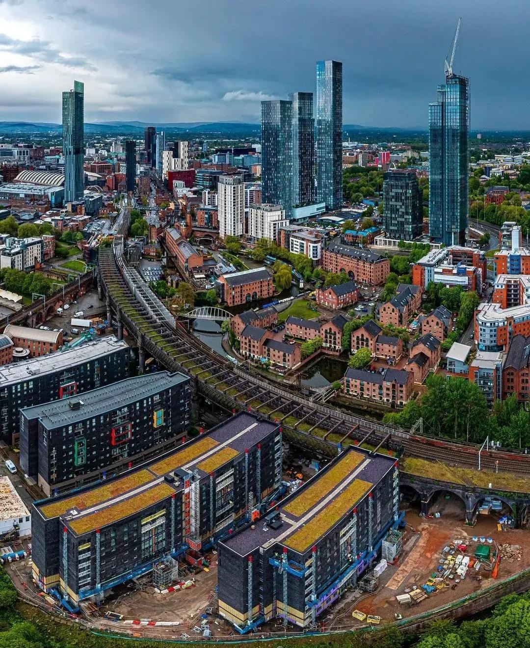 Manchester, UK In-Depth Private Tour in Chinese and English Gretna Green Windermere Lake District