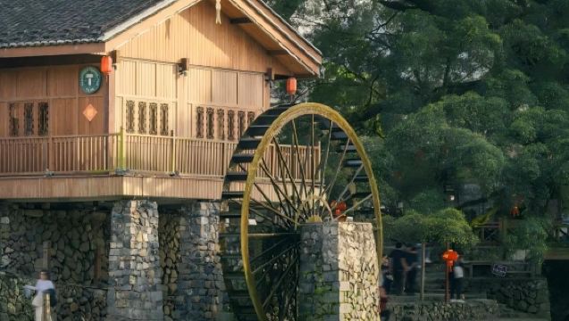 龍巖出發打卡福建土樓（南靖）景區田螺坑景區+雲水謠古鎮包車一日遊