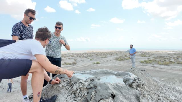 Baku: Gobustan, Mud Volcanoes, Fire Mountain & Temple Tour