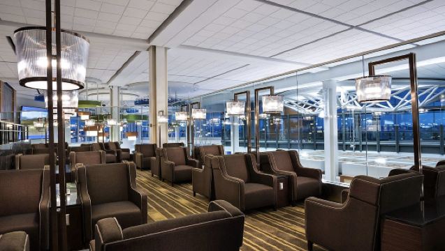 Plaza premium VIP lounge at Vancouver International Airport | 3/6-hr transit service experience with meal