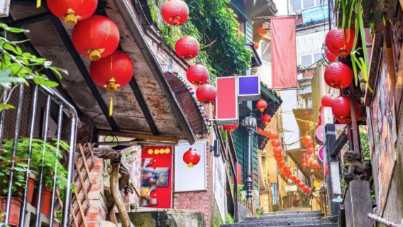 Popular Taipei 1-day tour: Pineapple Cake, Milk Tea DIY + Jiufen A-Mei Tea House + Carrefour Shopping