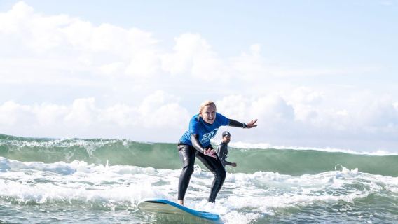 Port Stephen: One Mile Beach Group Surf Lesson