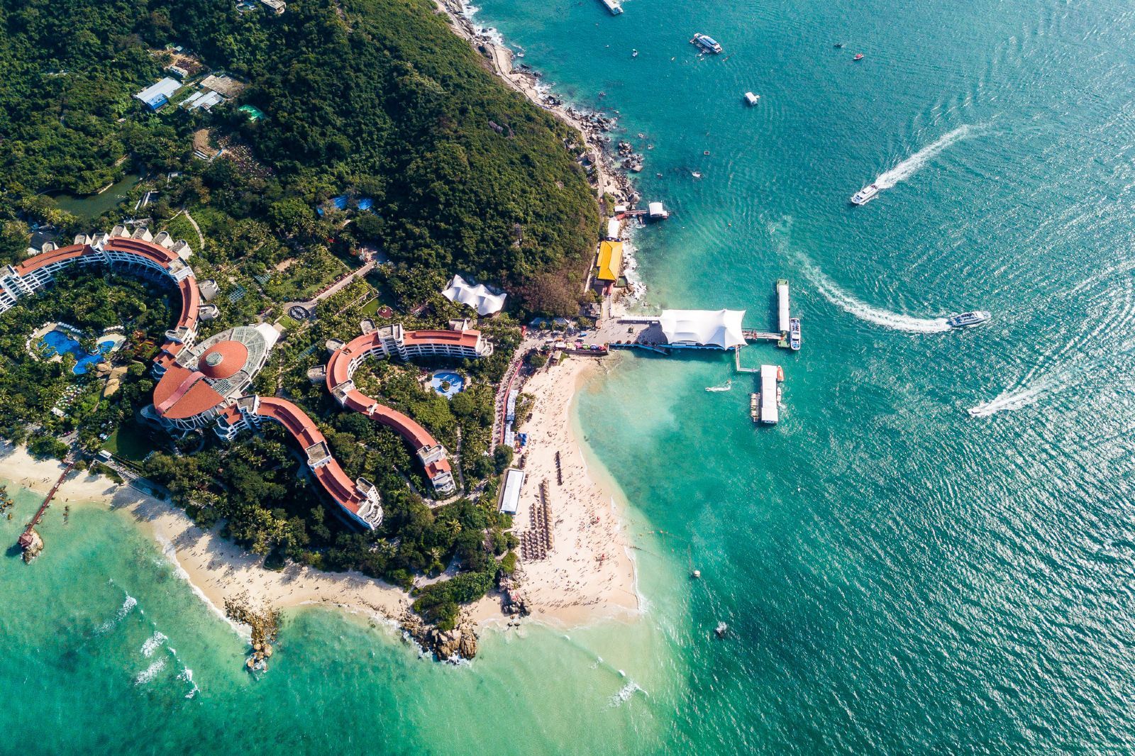 Sanya Wuzhizhou Island & Nantian Hot Spring Private Guided Day Tour (Chartered Car + Entrance Fees)