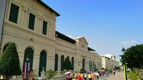 曼谷步行導覽：大皇宮與河畔標誌性寺廟